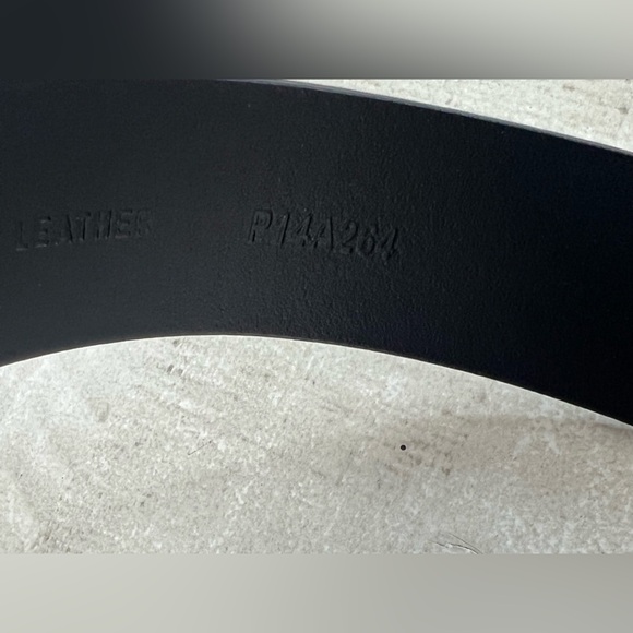 Anne Fontaine Women’s Glossy Croc-Embossed Leather Belt with Bow Style Buckle - Picture 12 of 12